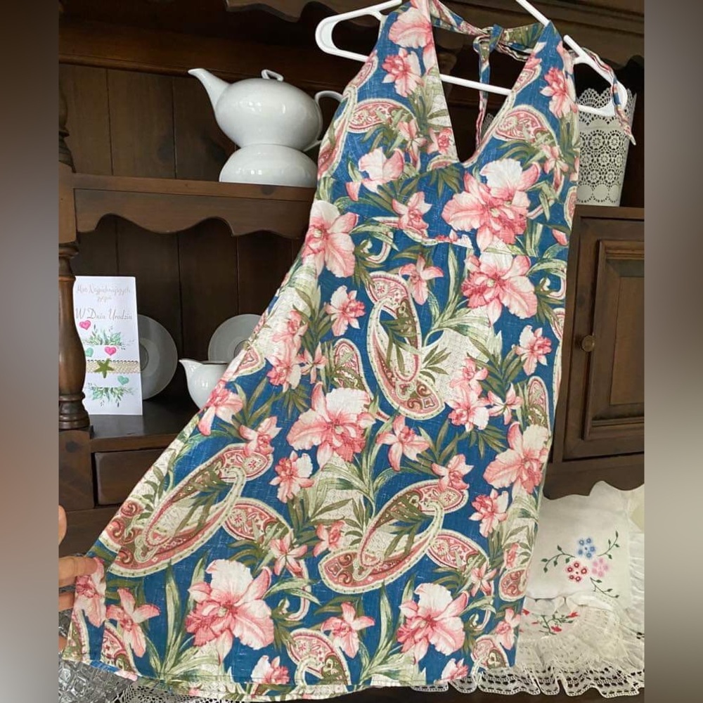 Dress halter